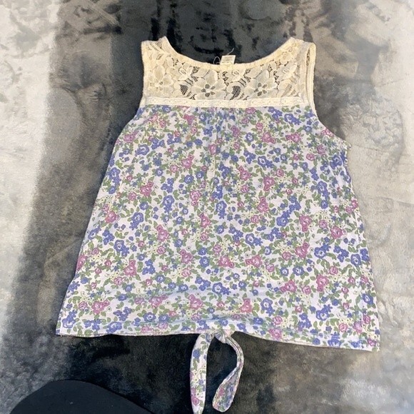 Floral Spring Top - Picture 9 of 9